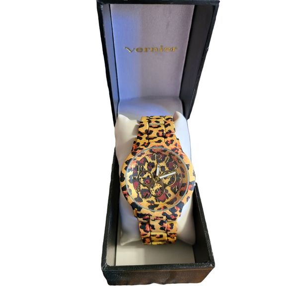 New Vernier Gold Tone Leopard Print Faux Chrono Ladies Tank Watch Sizeable Links - Picture 1 of 8
